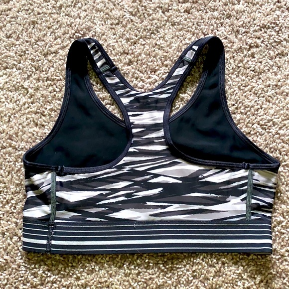 Under Armour Sports Bra - Picture 2 of 3